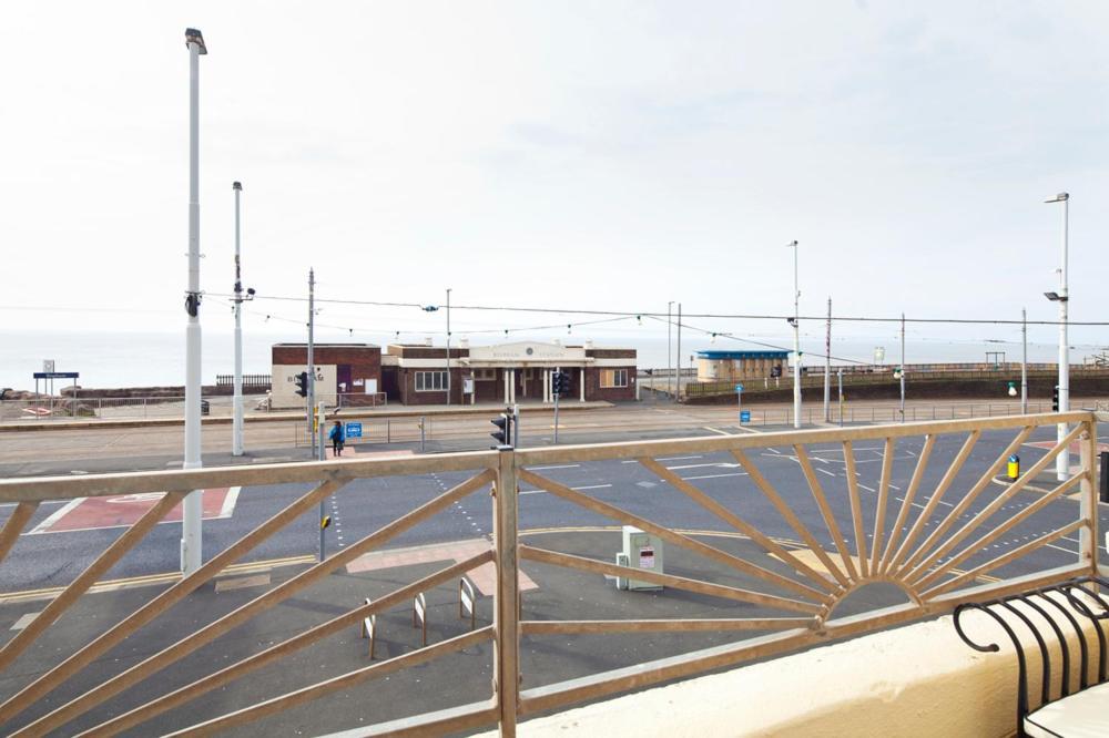 Queens Mansions: Ocean View Apartment Blackpool Zewnętrze zdjęcie